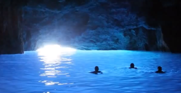 ギリシャ　青の洞窟